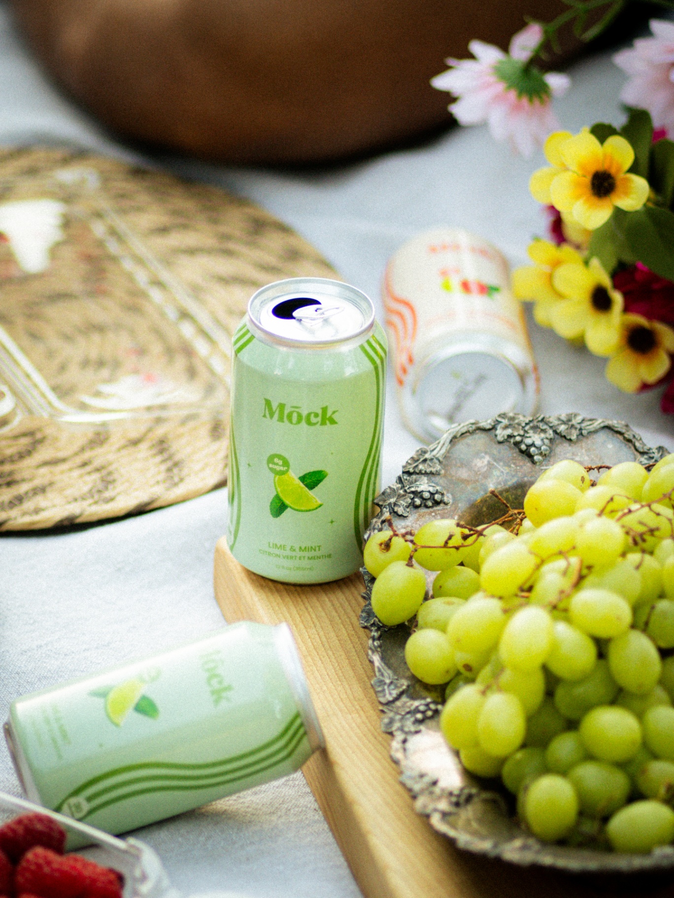 Mōck Lime & Mint with grapes and berries